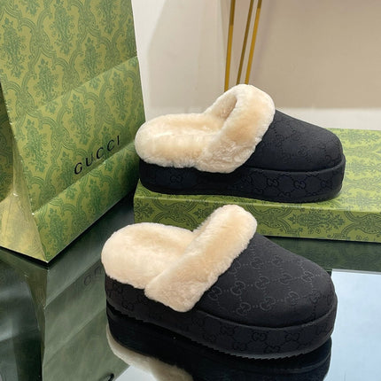 GG MOLLY MULE IN BLACK MONOGRAM JACQUARD FABRIC AND SHEARLING LINING