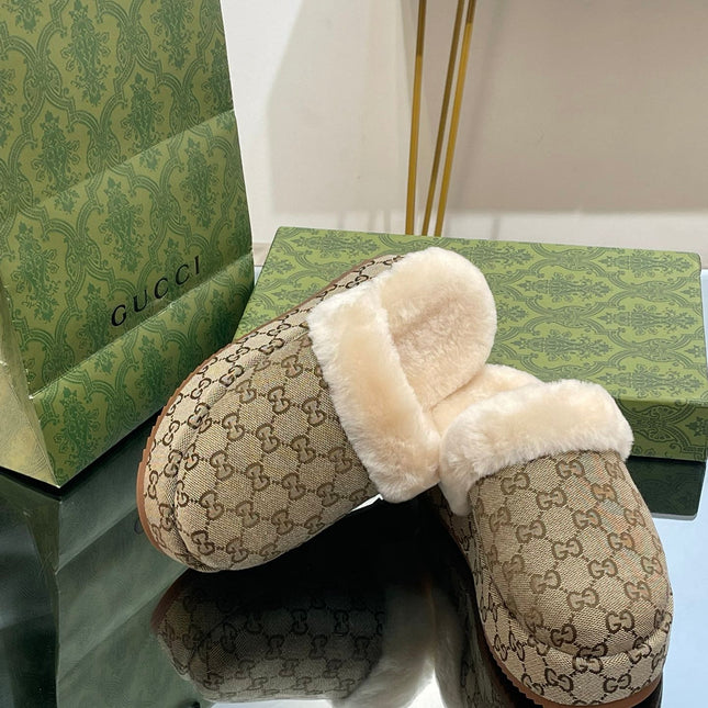 GG MOLLY MULE IN PEANUT BROWN MONOGRAM JACQUARD FABRIC AND SHEARLING LINING