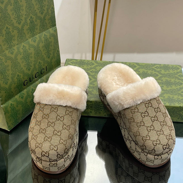GG MOLLY MULE IN PEANUT BROWN MONOGRAM JACQUARD FABRIC AND SHEARLING LINING