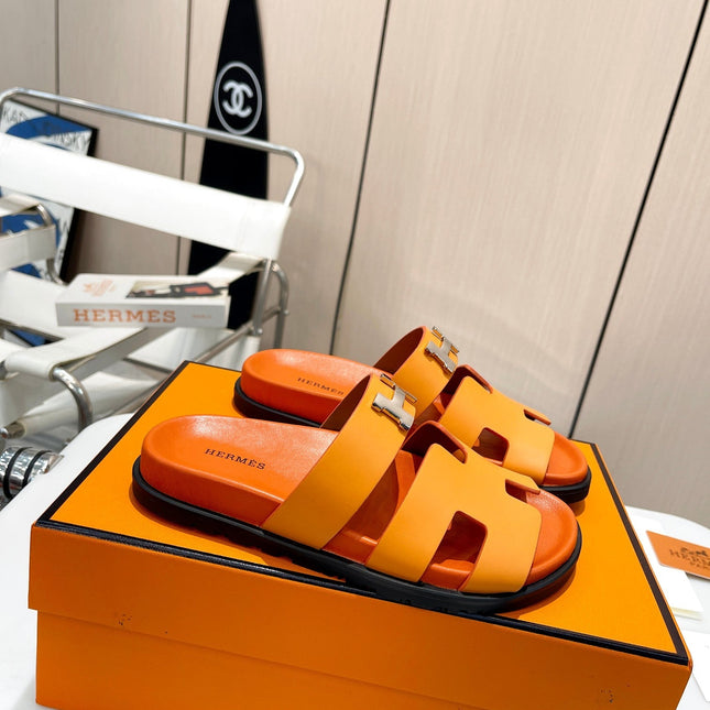 HM CHYPRE SANDAL ORANGE WITH H-BUCKLE CALFSKIN