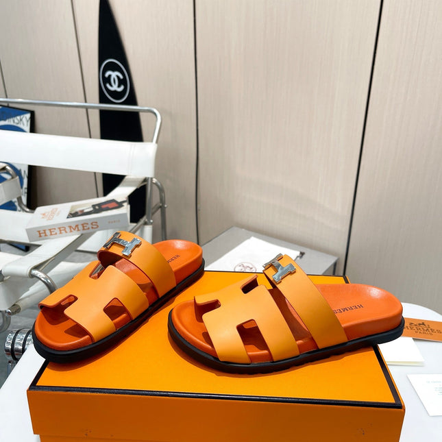 HM CHYPRE SANDAL ORANGE WITH H-BUCKLE CALFSKIN