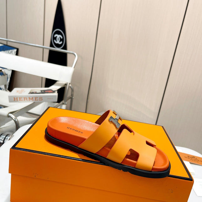 HM CHYPRE SANDAL ORANGE WITH H-BUCKLE CALFSKIN