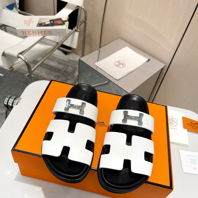 HM CHYPRE SANDAL WHITE WITH H-BUCKLE CALFSKIN