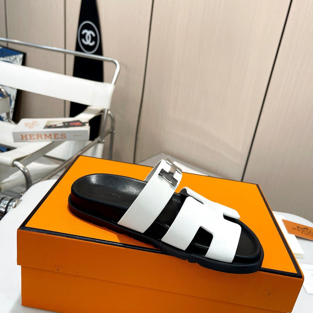 HM CHYPRE SANDAL WHITE WITH H-BUCKLE CALFSKIN