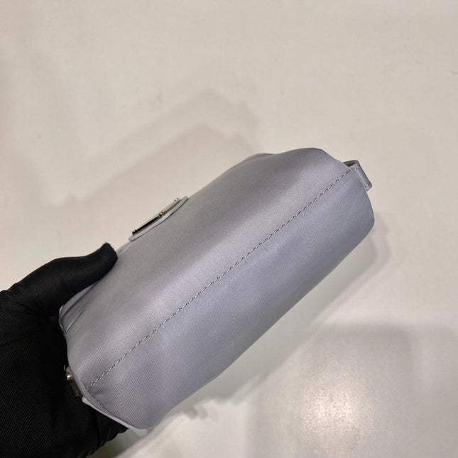PRA CLUTCH 12 IN LIGHT GREY RE-NYLON