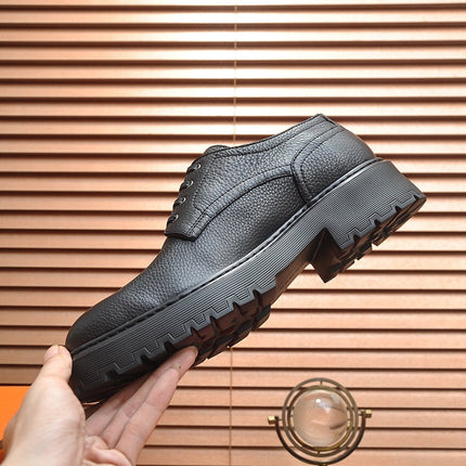 HM DANIEL TRAMPING SHOE BLACK GRAINDED CALFSKIN