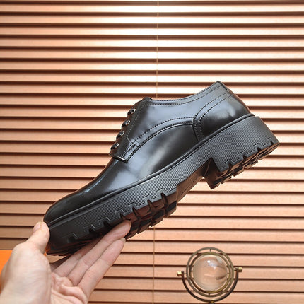 HM DANIEL TRAMPING SHOE GLOSSY BLACK CALFSKIN