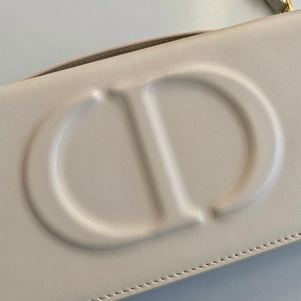 SIGNATURE CHAIN BAG 21 IN BEIGE CALFSKIN