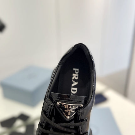 PRA MONOLITH LACE-UP LOAFERS GLOSSY BLACK CALFSKIN