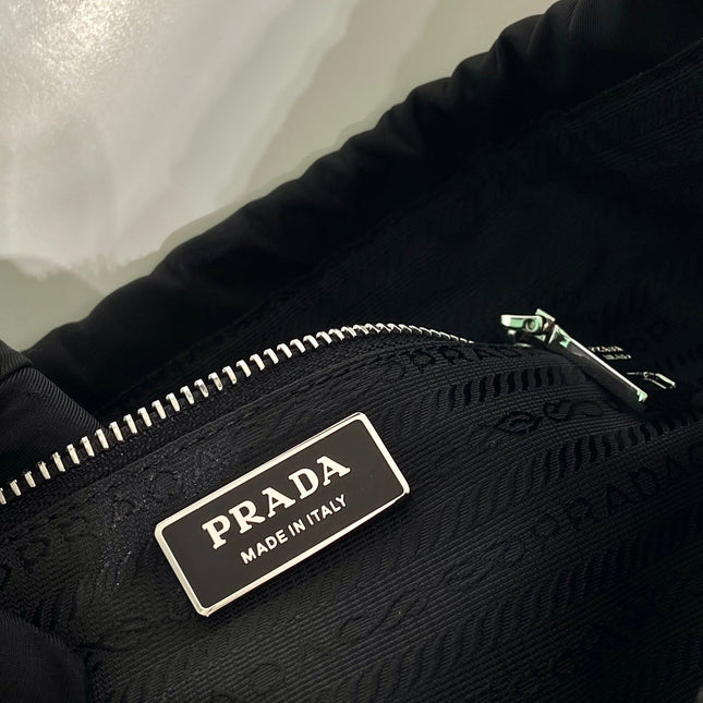 LARGE DRAWSTRING BAG 37 IN BLACK RE-NYLON