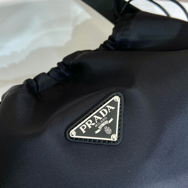 LARGE DRAWSTRING BAG 37 IN BLACK RE-NYLON