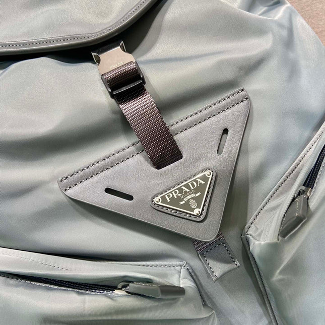 TRIANGLE LOGO BACKPACK 45 IN ASH GRAY RE-NYLON