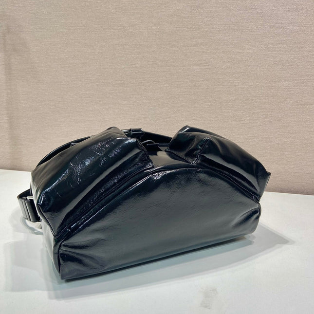 CROSSBODY BAG 29 IN BLACK OIL WAX LAMBSKIN
