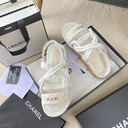 CC QUILTED SANDALS IN WHITE CALFSKIN