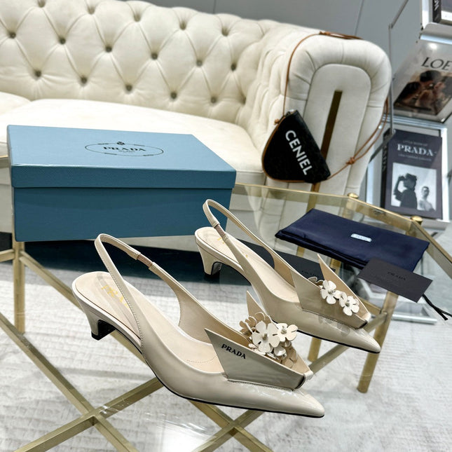 MEDIUM HEEL SLINGBACK ATTACHED CREATIVE FLOWERS IN BEIGE PATENT CALFSKIN