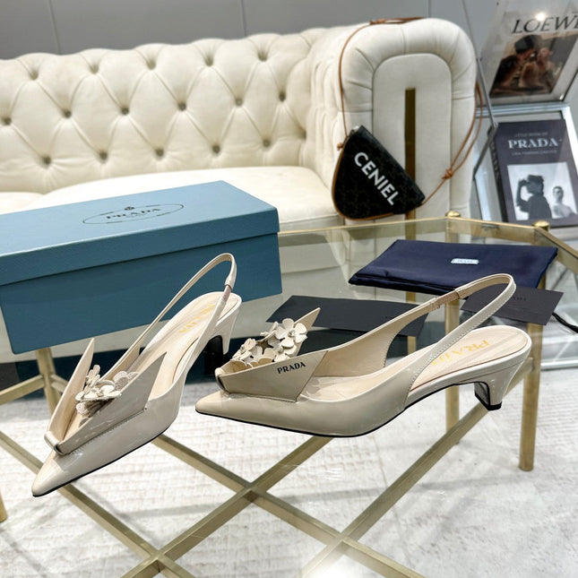 MEDIUM HEEL SLINGBACK ATTACHED CREATIVE FLOWERS IN BEIGE PATENT CALFSKIN