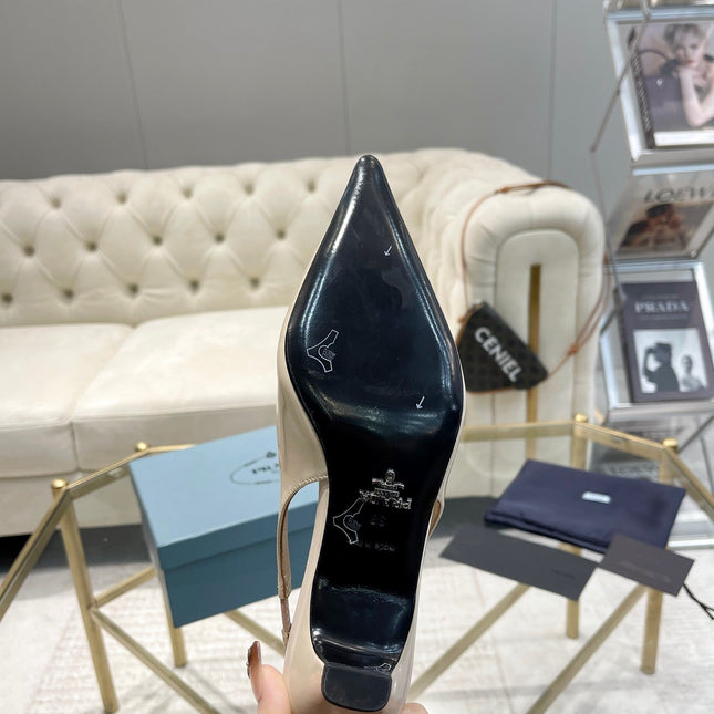 MEDIUM HEEL SLINGBACK ATTACHED CREATIVE FLOWERS IN BEIGE PATENT CALFSKIN