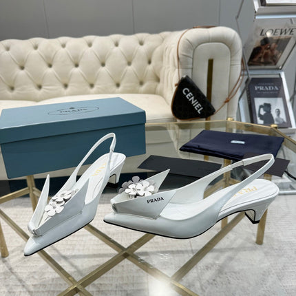 MEDIUM HEEL SLINGBACK ATTACHED CREATIVE FLOWERS IN WHITE PATENT CALFSKIN