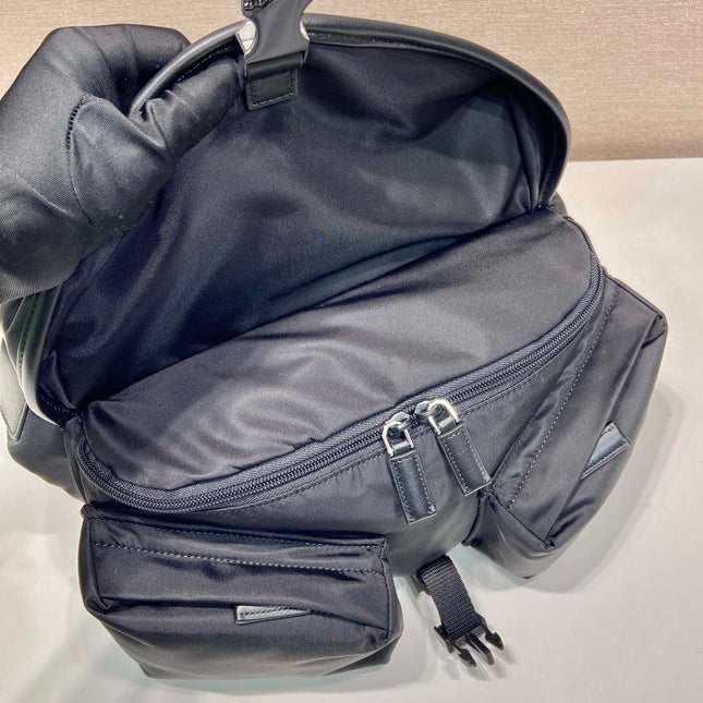 BELT BAG 27 IN BLACK RE-NYLON