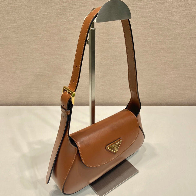 FLAP BAG 25 IN CINNAMON BROWN SMOOTH CALFSKIN TRIANGLE LOGO