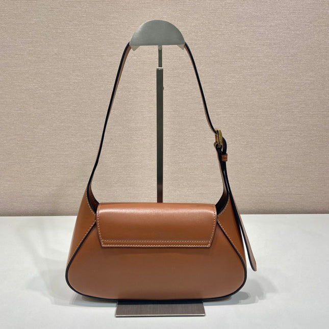 FLAP BAG 25 IN CINNAMON BROWN SMOOTH CALFSKIN TRIANGLE LOGO