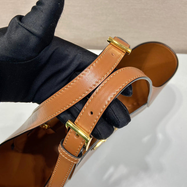 TOTE BAG 28 IN CINNAMON BROWN SHEEPSKIN GOLD LOGO