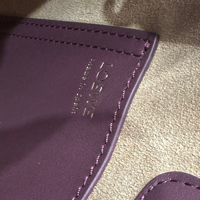 LOE MINI 19 PEBBLE BUCKET IN DARK BURGUNDY MELLOW CALFSKIN
