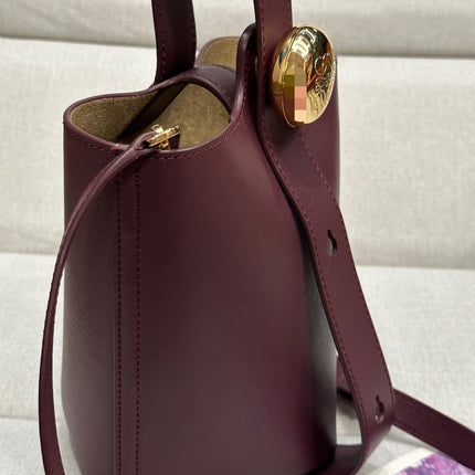 LOE MINI 19 PEBBLE BUCKET IN DARK BURGUNDY MELLOW CALFSKIN