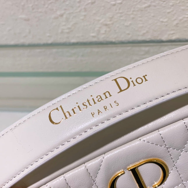 CARO BOX BAG 19 IN WHITE QUILTED MACROCANNAGE CALFSKIN