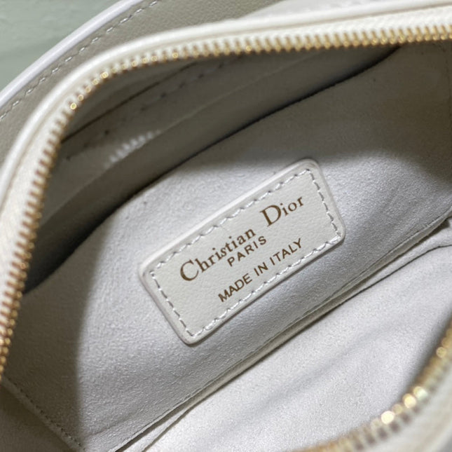 CARO BOX BAG 19 IN WHITE QUILTED MACROCANNAGE CALFSKIN