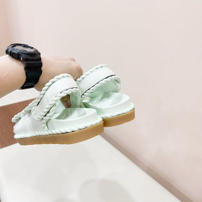 REFINED DAD SANDAL IN WHITE LAMBSKIN