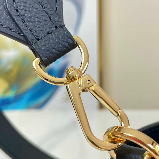 LOCK AND WALK 20 IN BLACK GRAINED CALFSKIN GOLD HARDWARE