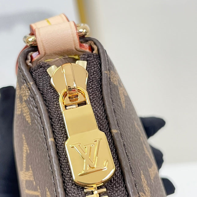 POCHETTE TIRETTE 22 IN BROWN MONOGRAM CANVAS GOLD BUCKLE