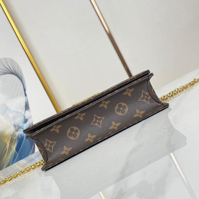 WALLET ON CHAIN LILY 20 IN BROWN MONOGRAM CANVAS GOLD HARDWARE