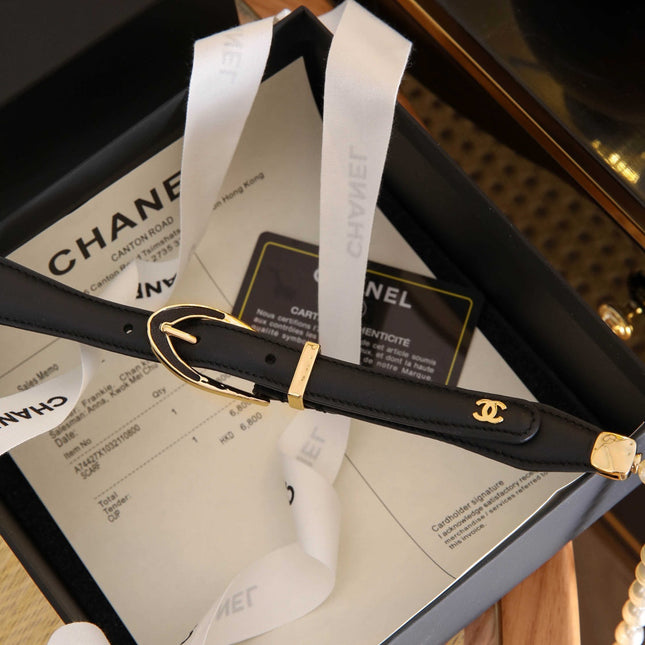 CC PEARL CHAIN BELT WITH GOLD HARDWARE AND BLACK CALFSKIN
