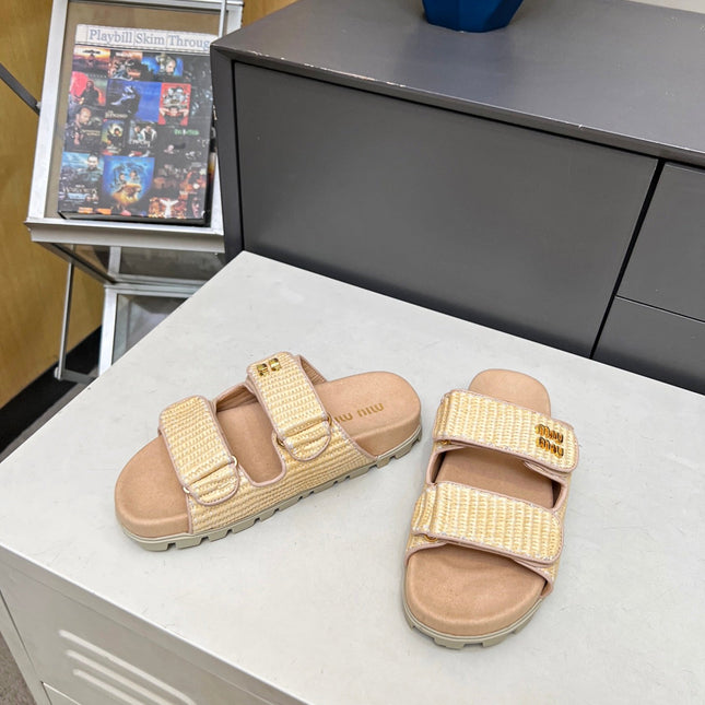 MM DOUBLE STRAP FLAT SANDALS IN BEIGE RAFFIA