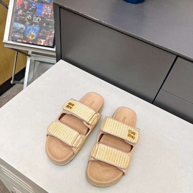 MM DOUBLE STRAP FLAT SANDALS IN BEIGE RAFFIA