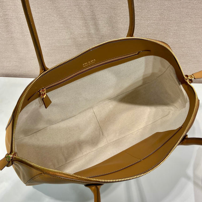 LARGER TOTE BAG 48 WITH ZIPPER CLOSURE IN CIDER BROWN SMOOTH CALFSKIN