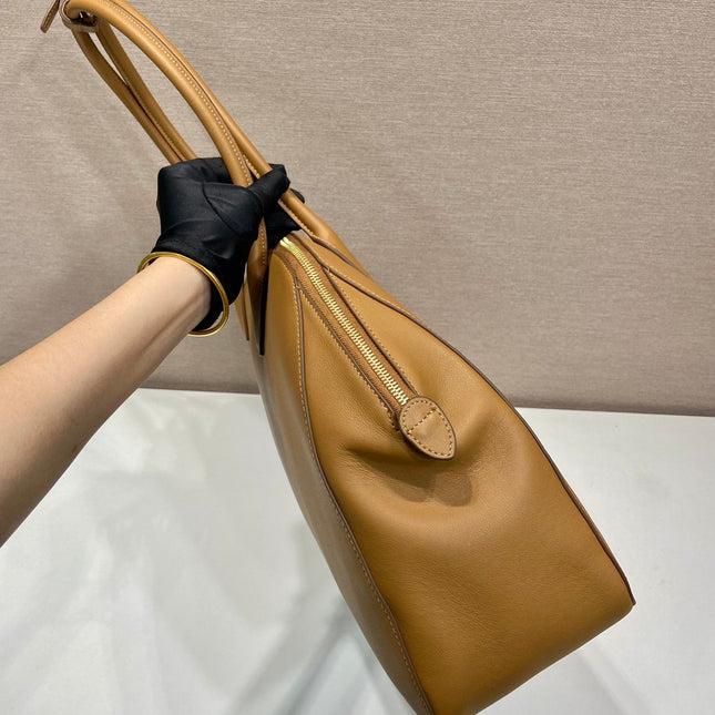 LARGER TOTE BAG 48 WITH ZIPPER CLOSURE IN CIDER BROWN SMOOTH CALFSKIN