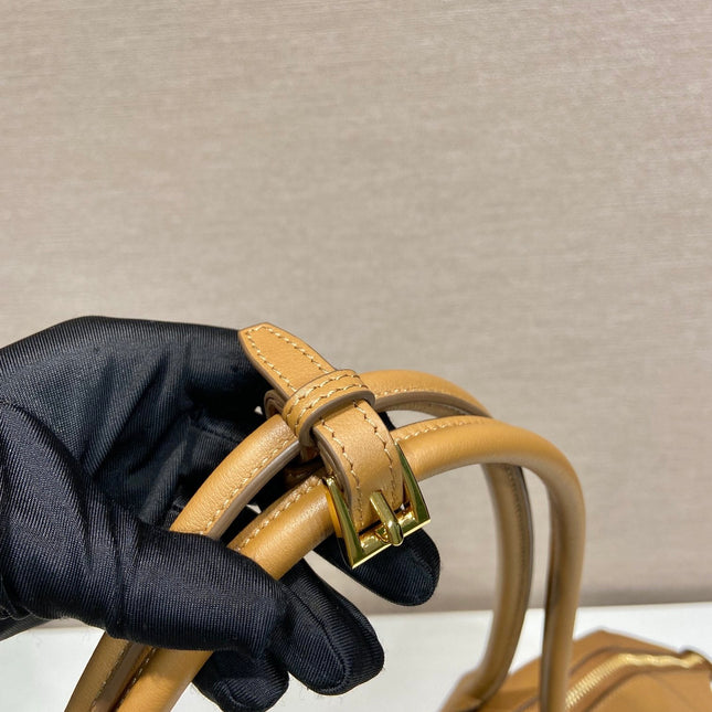 LARGER TOTE BAG 48 WITH ZIPPER CLOSURE IN CIDER BROWN SMOOTH CALFSKIN