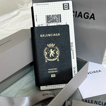 PASSPORT HOLDER 21 IN BLACK CALFSKIN