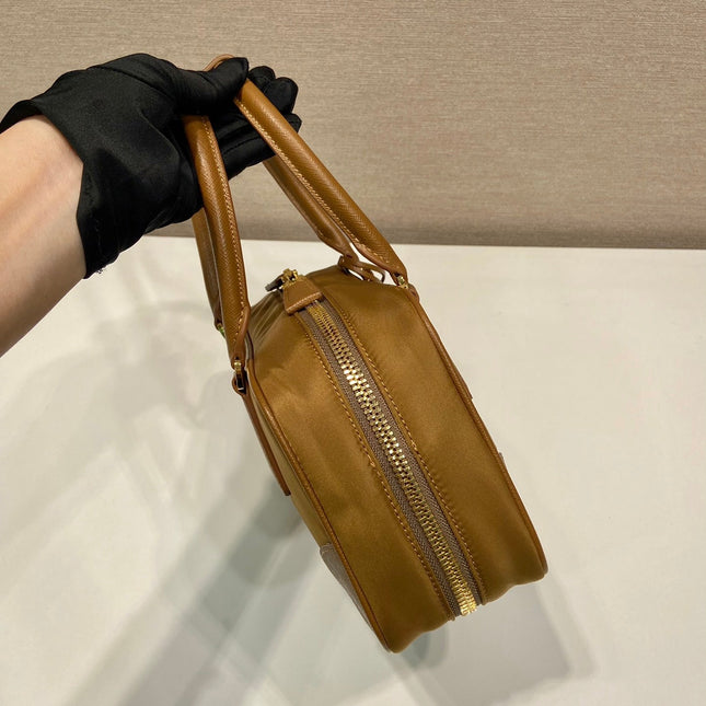 SMALL TOP HANDLE BAG 25 IN GOLDEN BROWN NYLON AND CALFSKIN TRIM