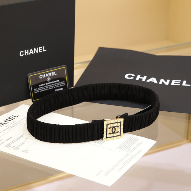 CC 30 MM SQUARE BUCKLE BELT IN BLACK SUEDE WITH GOLD MIX BLACK HARDWARE