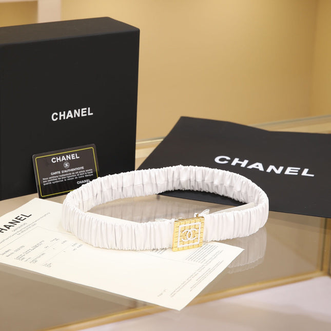 CC 30 MM SQUARE BUCKLE BELT IN WHITE CALFSKIN WITH GOLD MIX WHITE HARDWARE