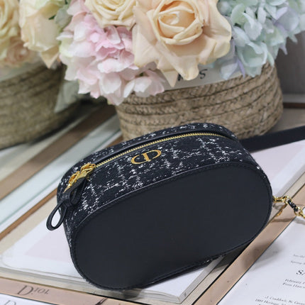 CARO 16 MINI VANITY CASE IN BLACK MACROCANNAGE TWEED