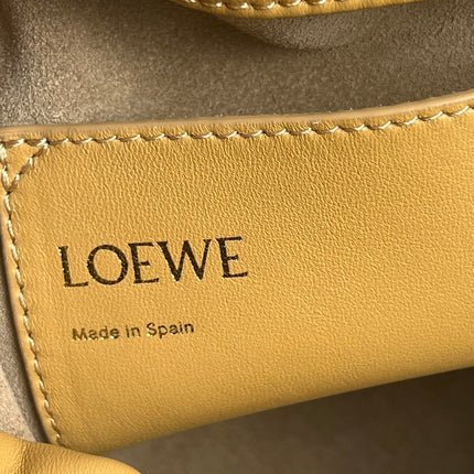 LOE 32 FLAMENCO PURSE BUCKET IN SAHARA MELLOW NAPPA LAMBSKIN