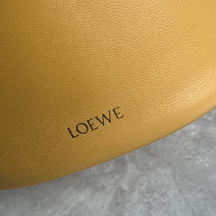 LOE 32 FLAMENCO PURSE BUCKET IN SAHARA MELLOW NAPPA LAMBSKIN