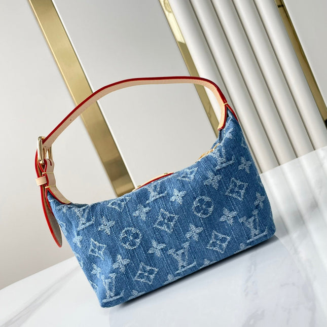 HILLS POCHETTE 18 IN BLUE MONOGRAM DENIM