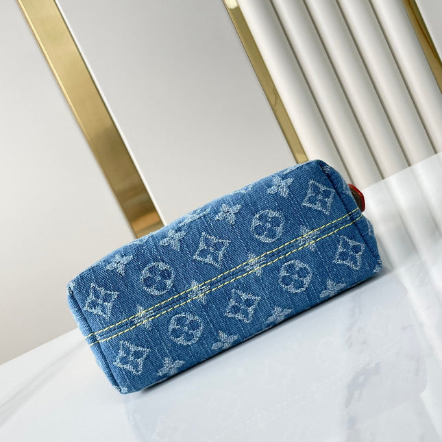 HILLS POCHETTE 18 IN BLUE MONOGRAM DENIM