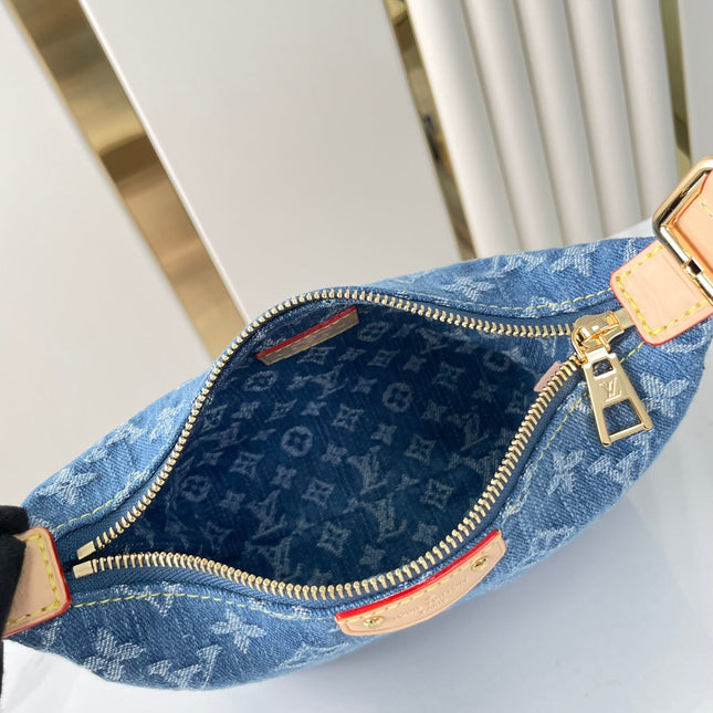 HILLS POCHETTE 18 IN BLUE MONOGRAM DENIM